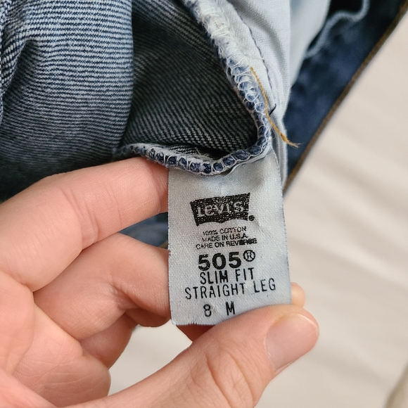 Levi Shorts - Picture 3 of 4